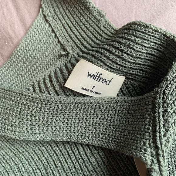 SOLD Wilfred cayenne knit top - Picture 5 of 5